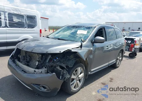 2016 Nissan Pathfinder Platinum/S/Sl/Sv z USA, uszkodzony, nr VIN 5N1AR2MM3GC639786